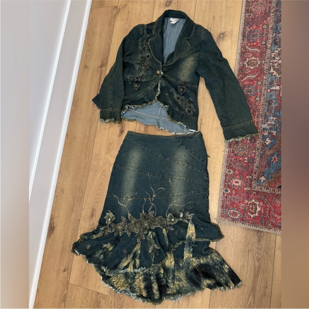 West 36th New York MATCHING SET DENIM SKIRT W/ DENIM JACKET